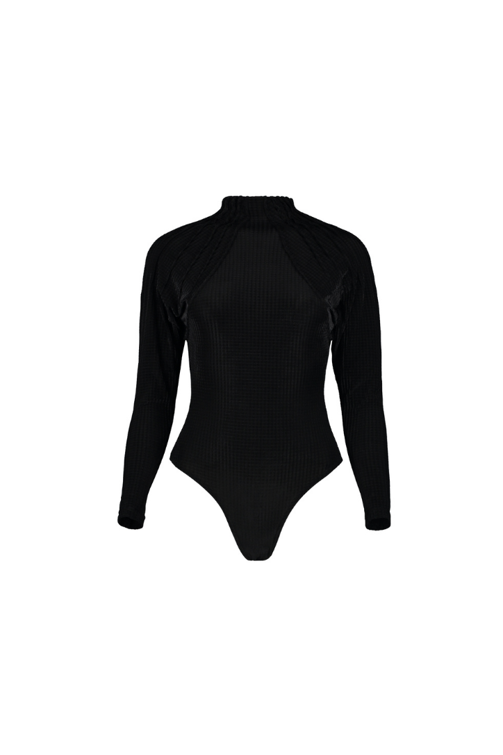VELVET TURTLENECK BODYSUIT  WITH PINTUCKS AND OPEN BACK
Composition: Texturized velvet (80% NYLON- 20% SPANDEX)
Care Instructions: Machine wash in cold water with similar colors on gentle cycle, do not soak for too long
Fit: Slim fit
Color: Black
Size Chart


*** THIS IS A LIMITED EDITION ITEM , NO RESTOCK ***