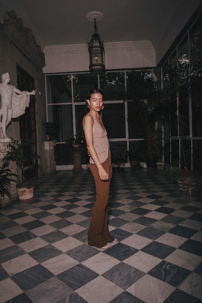 BUTTON FRONT VEST- TAN