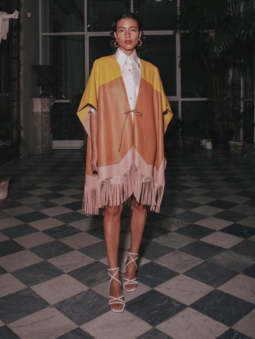 PONCHO CONTORNO WITH FRINGES