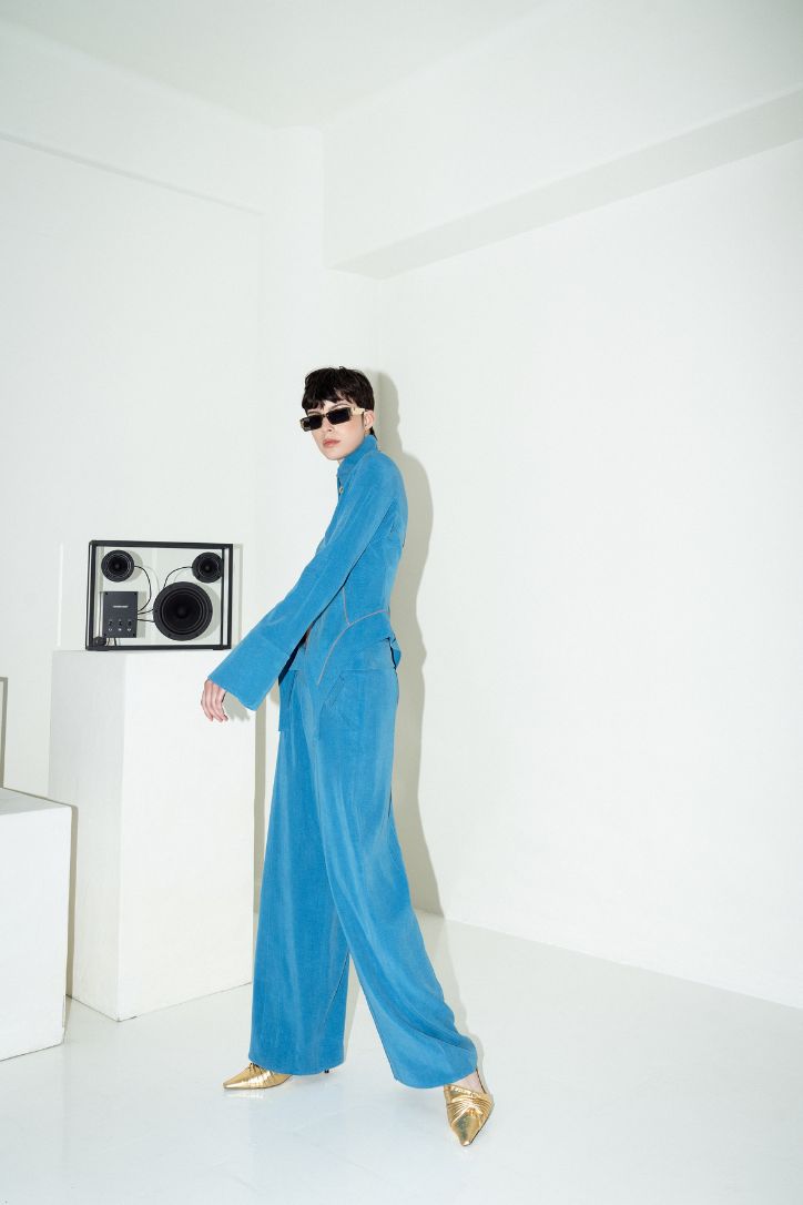 STRAIGHT LEG BLUE PANTS