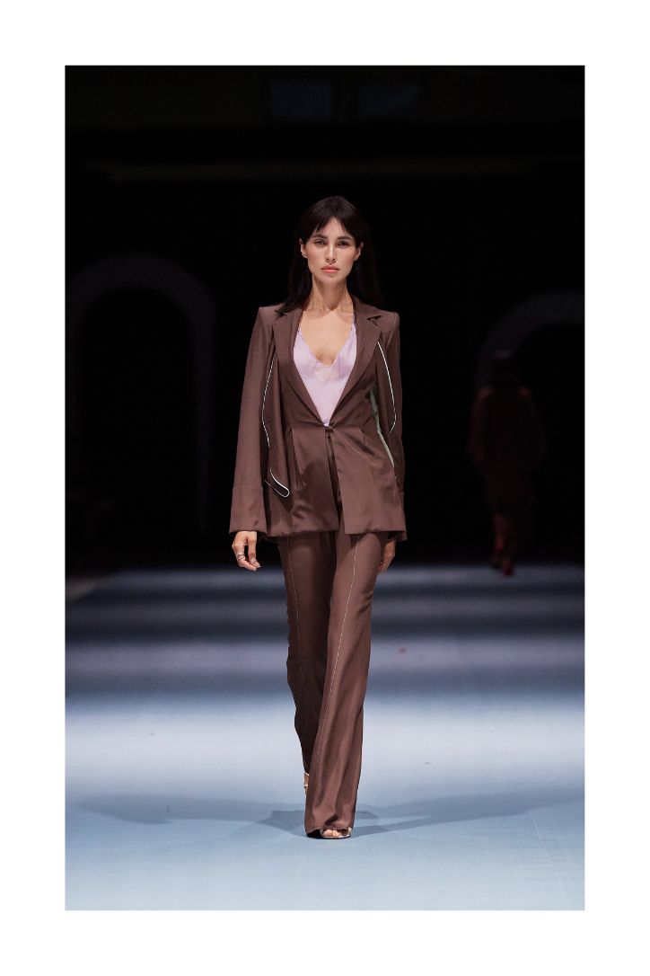 FITTED BROWN BLAZER WITH VEST