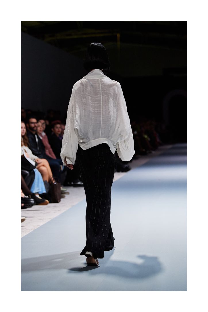 SATIN UPSIDEDOWN WHITE SHIRT